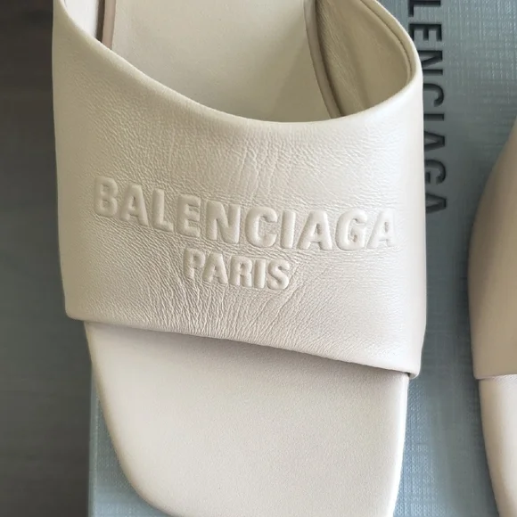 Balenciaga Women's Beige Mules - Picture 3 of 12